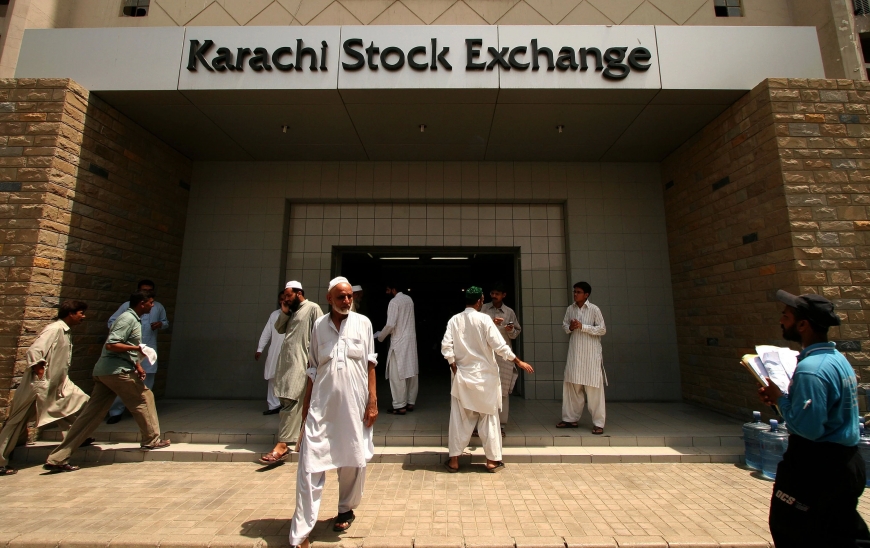 KSE-100 Index Soars 9% After India-Pakistan Ceasefire Announcement; Trading Halted Briefly