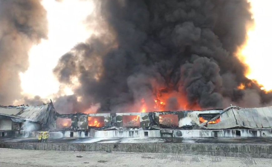 "Massive Fire Engulfs 22 Warehouses in Thane's Bhiwandi; No Casualties Reported"